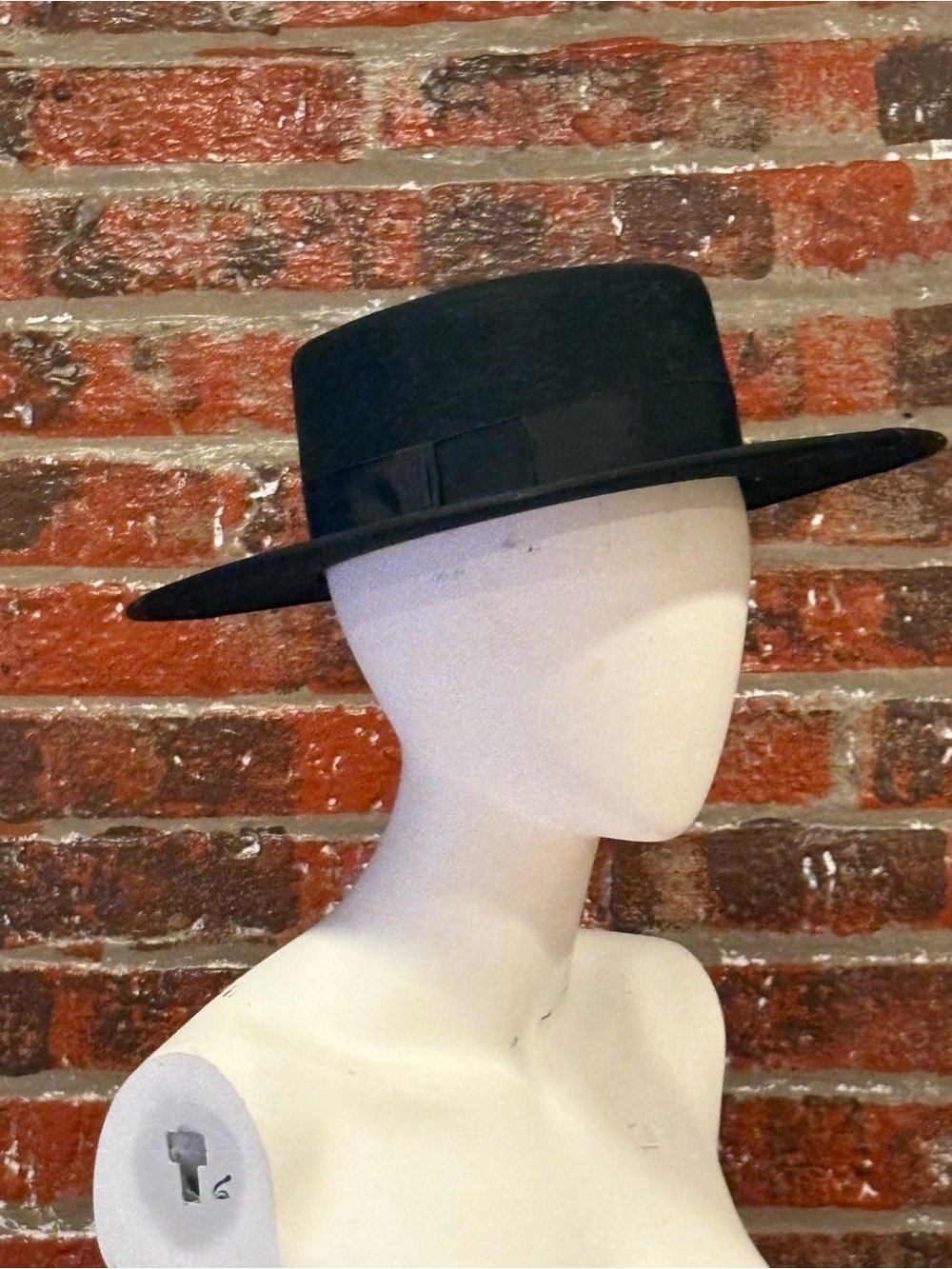 Vintage Black Wide-Brim Wool Hat with band detail